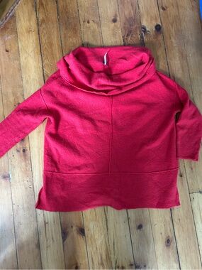 ☀️3/$25 Free People red slouchy cowl neck sweater cotton wool small